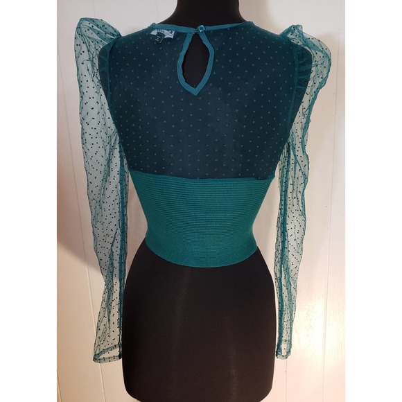 On 12th size X small green crop top - Picture 2 of 4